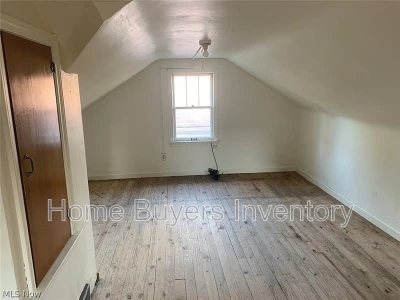 2249 Ridgelawn Ave – photo 5