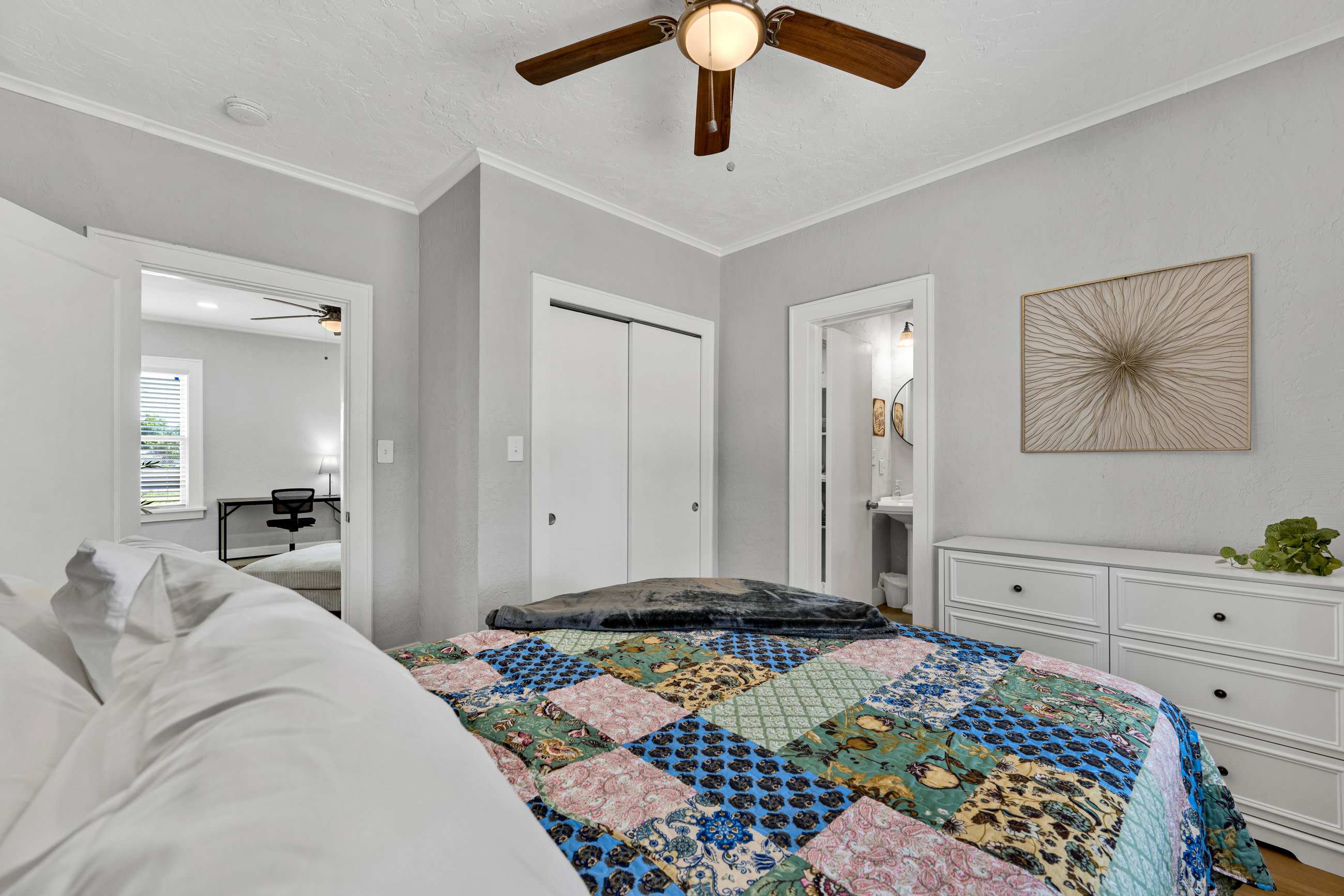 1003 West Cypress Avenue – photo 2