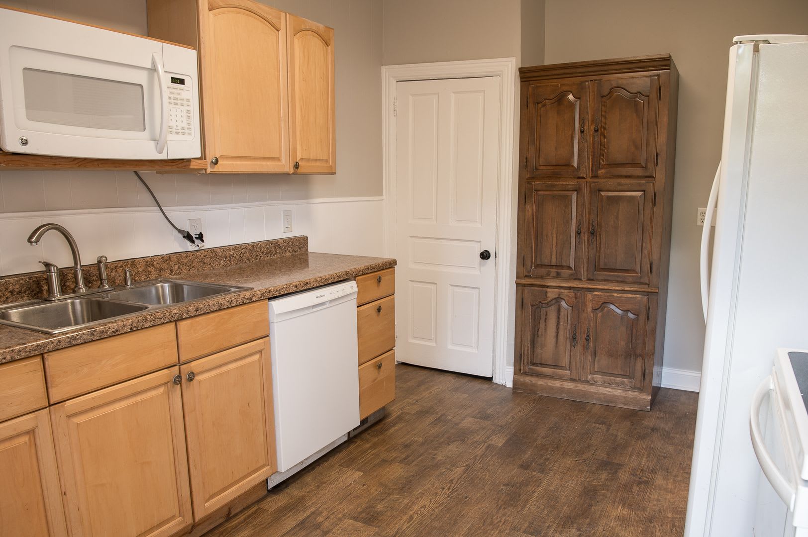 4 Bedroom on Muench – photo 4