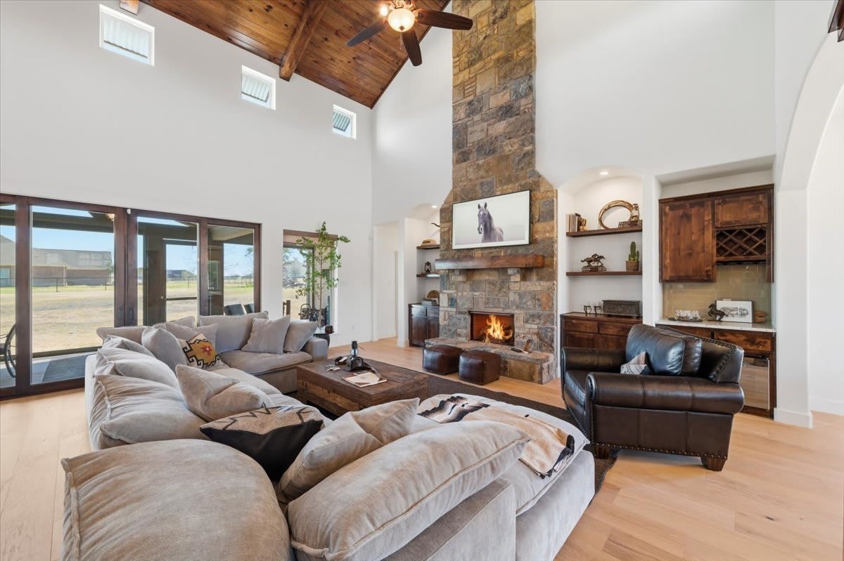 570 S Point Court – photo 5