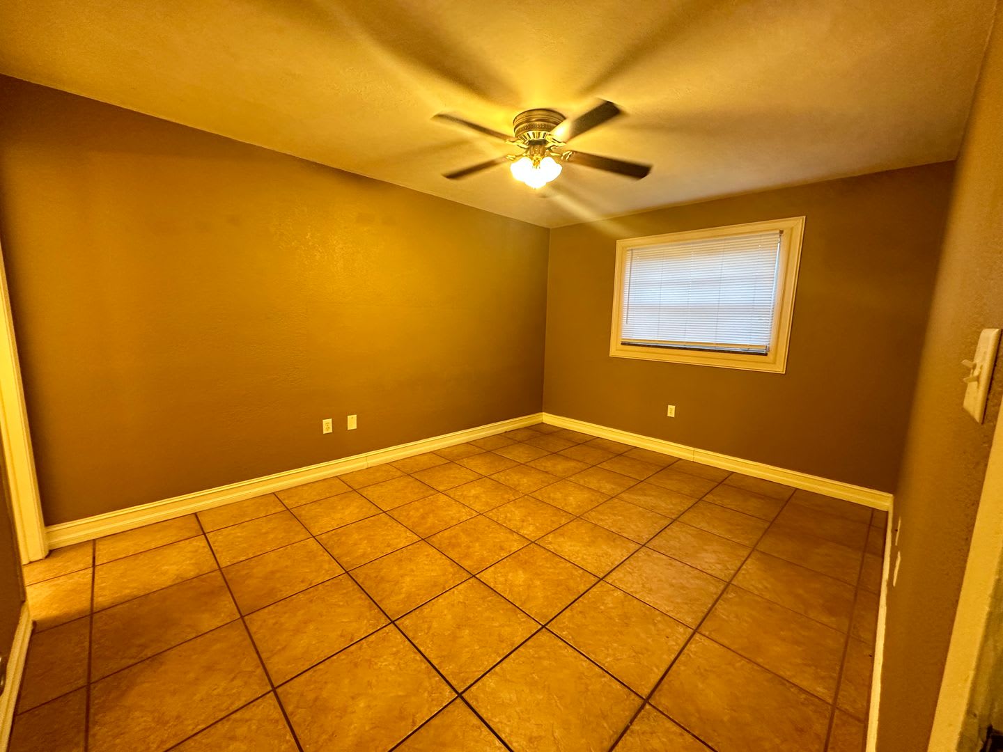 1St Months Rent Free Downtown Fort Myers Condo – photo 3