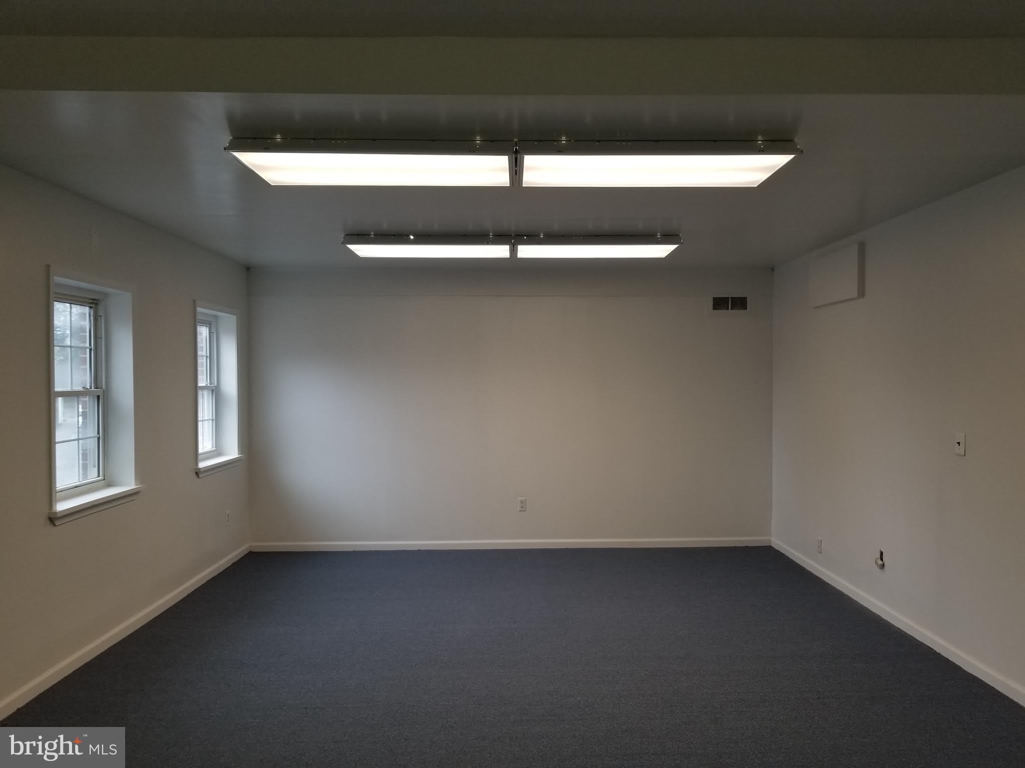 4121 CHATELAIN Road – photo 1