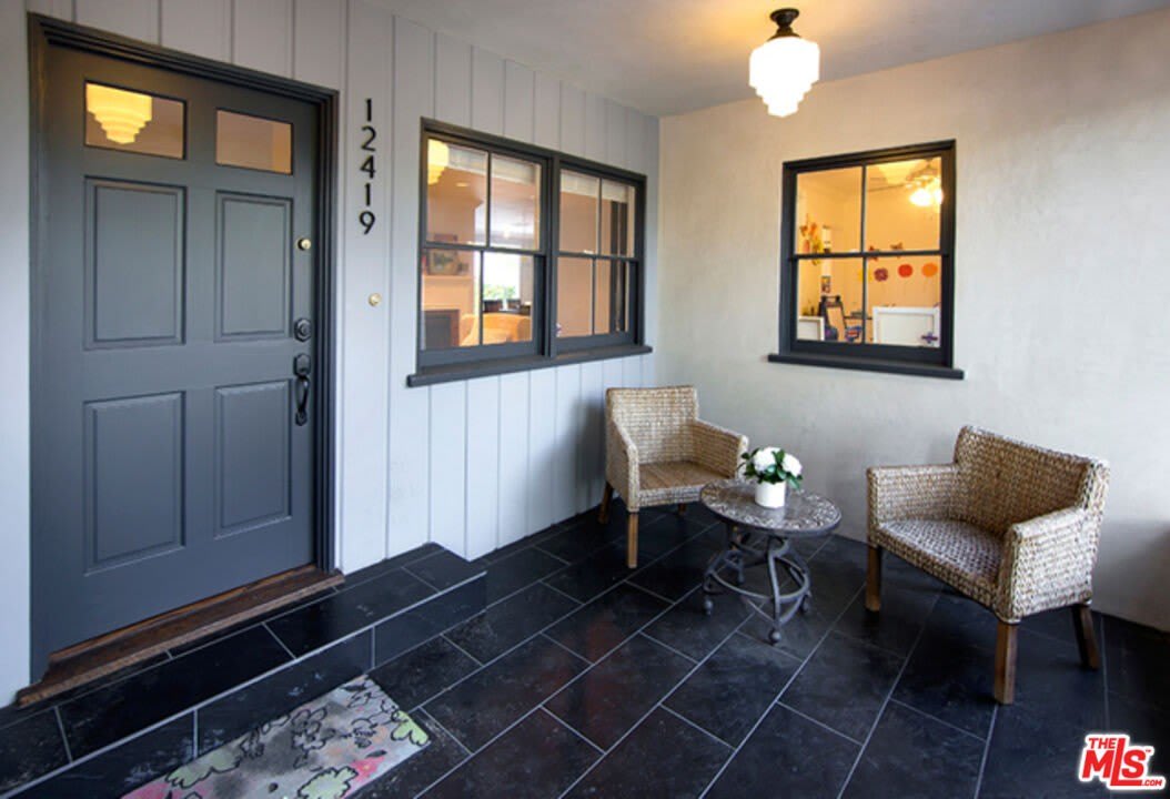 12419 Sarah St – photo 5