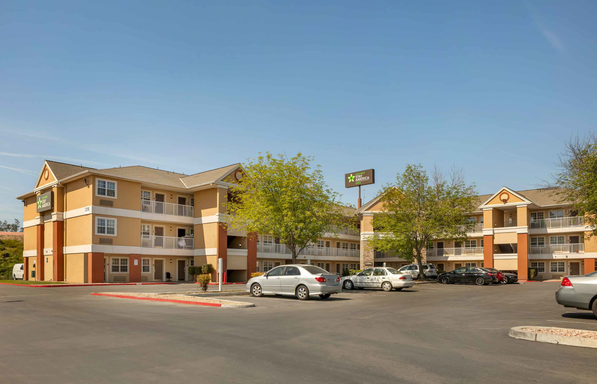Bakersfield – photo 3
