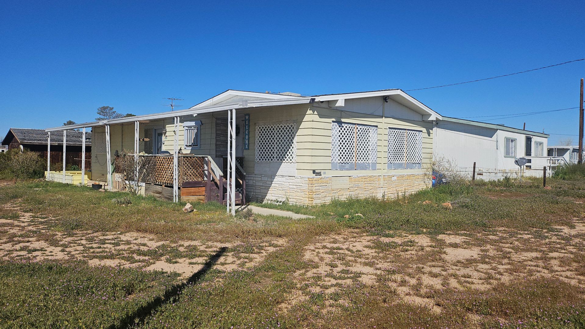 Rural Living at Its Finest – 2BR Home with Open Desert Views. – photo 1