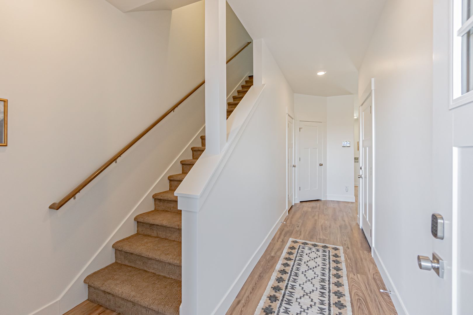 Modern 3 Bed 2.5 Bath Townhome in Sugar City – photo 2