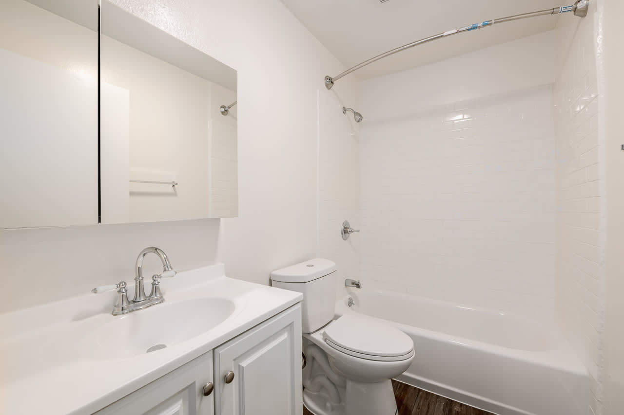 1723 Grismer Ave – photo 3