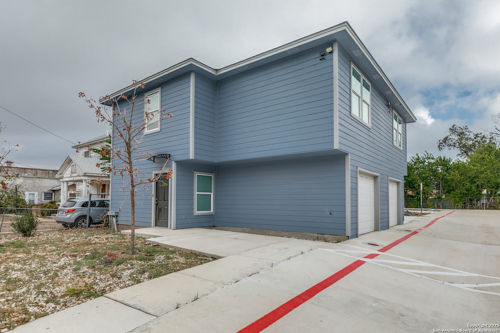 1835 W Poplar – photo 2