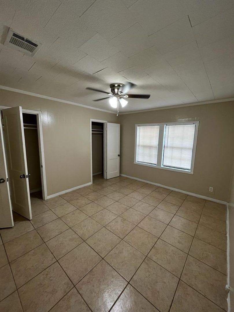 2 Bed 1 Bath Single Family Home In Beaumont – photo 3
