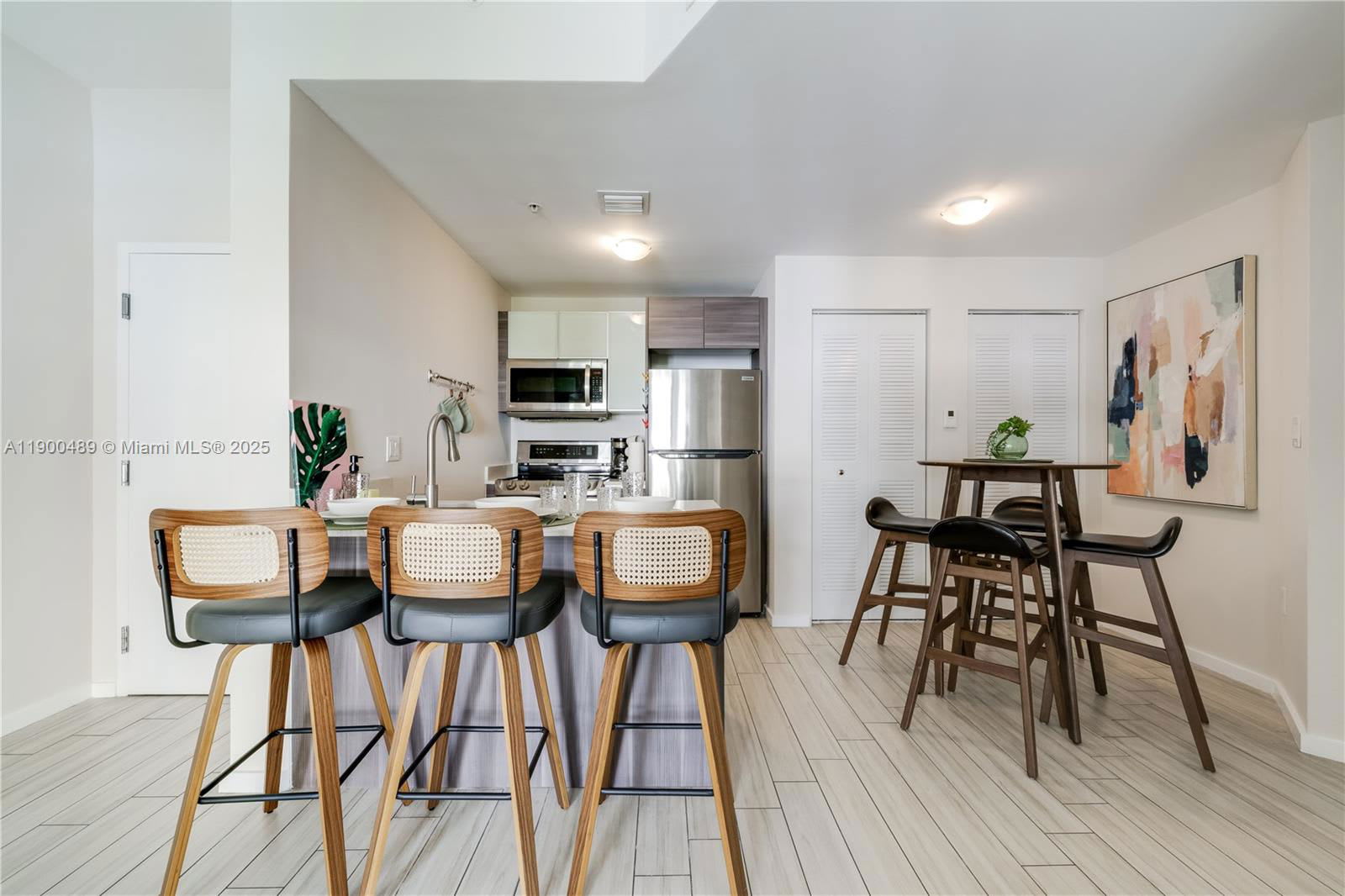 481 Northeast 29th Street – photo 3
