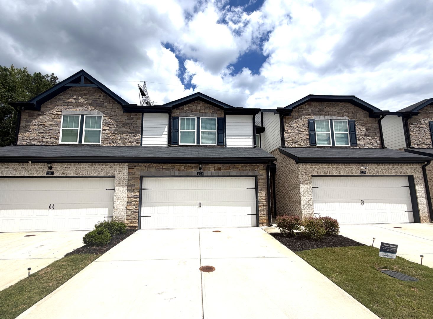 Welcome Home to a Townhome!! – photo 2