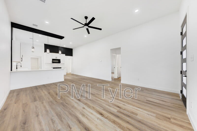 1269 Bonham Street – photo 4