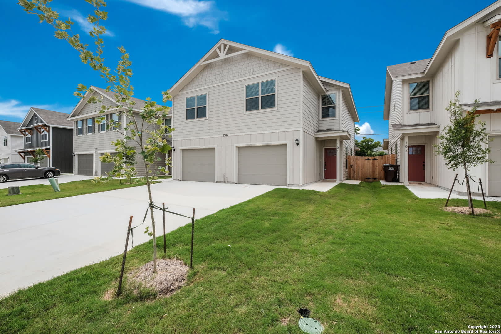 2507 Lynwood Bend – photo 2