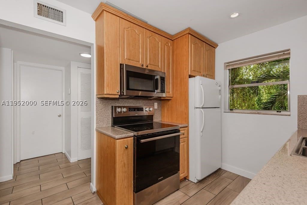 4111 Stirling Rd – photo 3