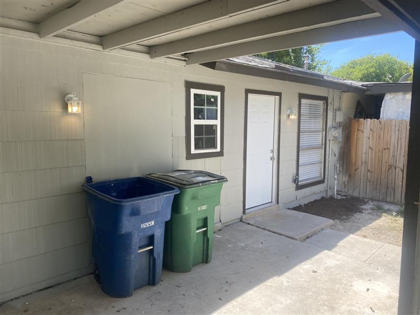 3 1 Townhouse With Covered Parking – photo 2