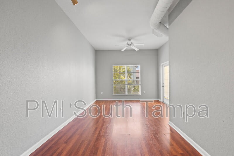 2421 W Horatio St – photo 4