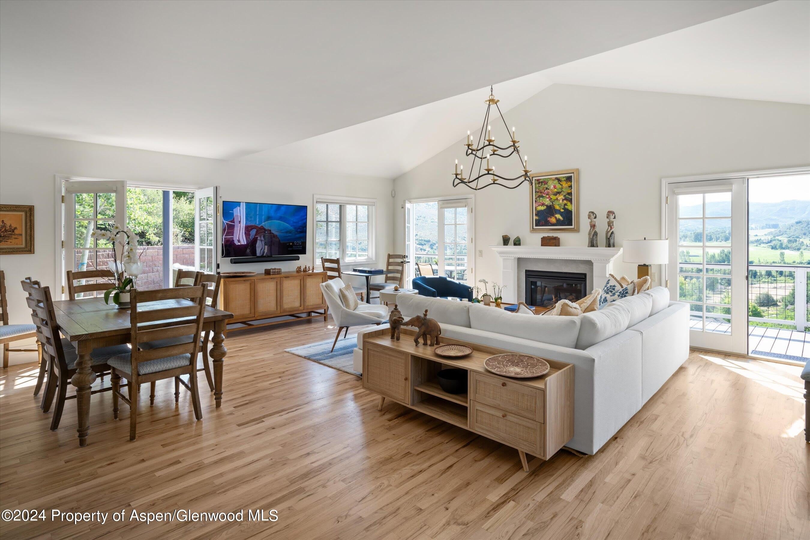 407 Gateway Road – photo 5