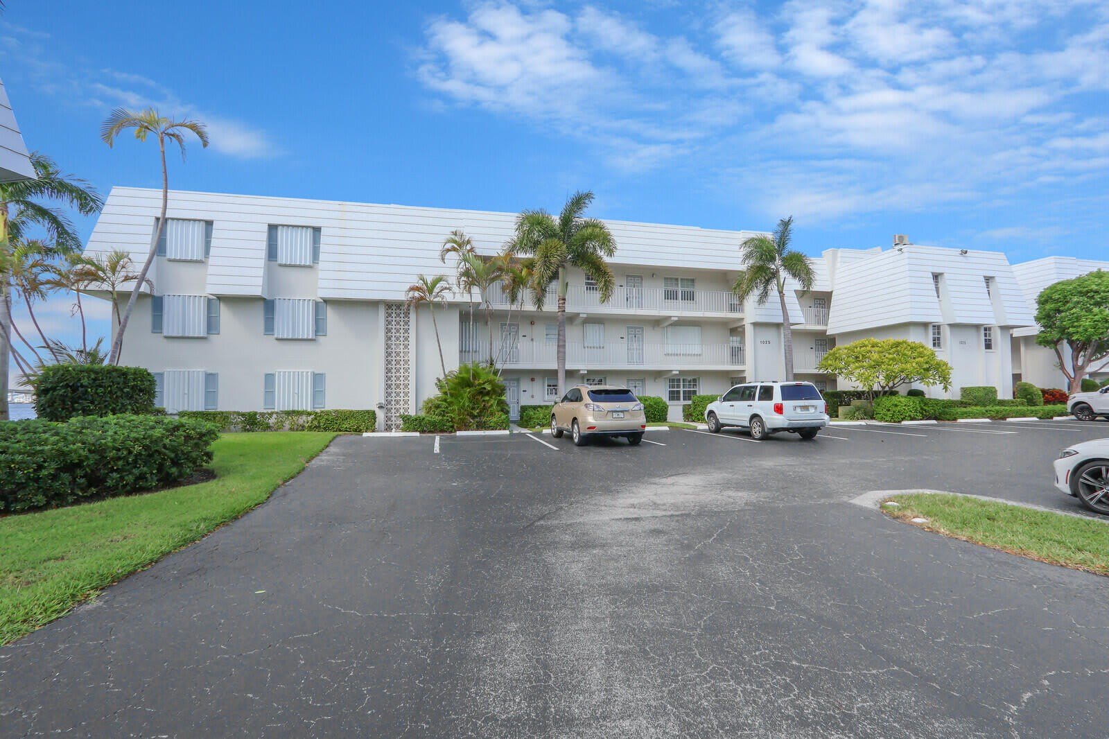 1025 Sugar Sands Boulevard – photo 2