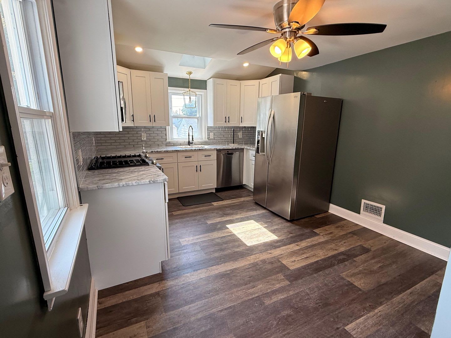 Single Family 4 Bed Aston – photo 4