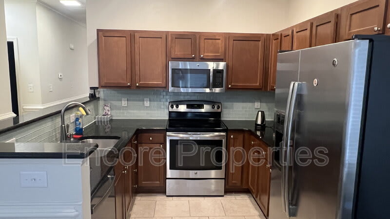 821 Central Park Drive – photo 4