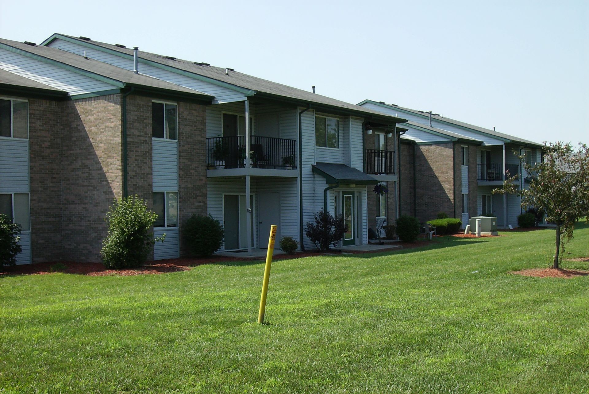 3-bedroom 2 bath upstairs lakeview – photo 5