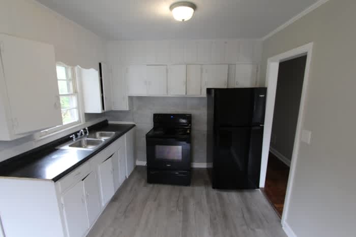 504 West Elliott Street – photo 5