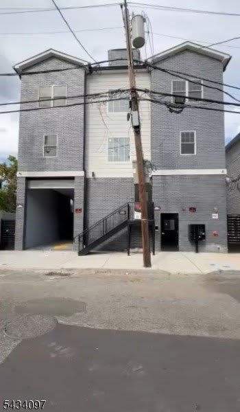 197 12Th Ave – photo 1
