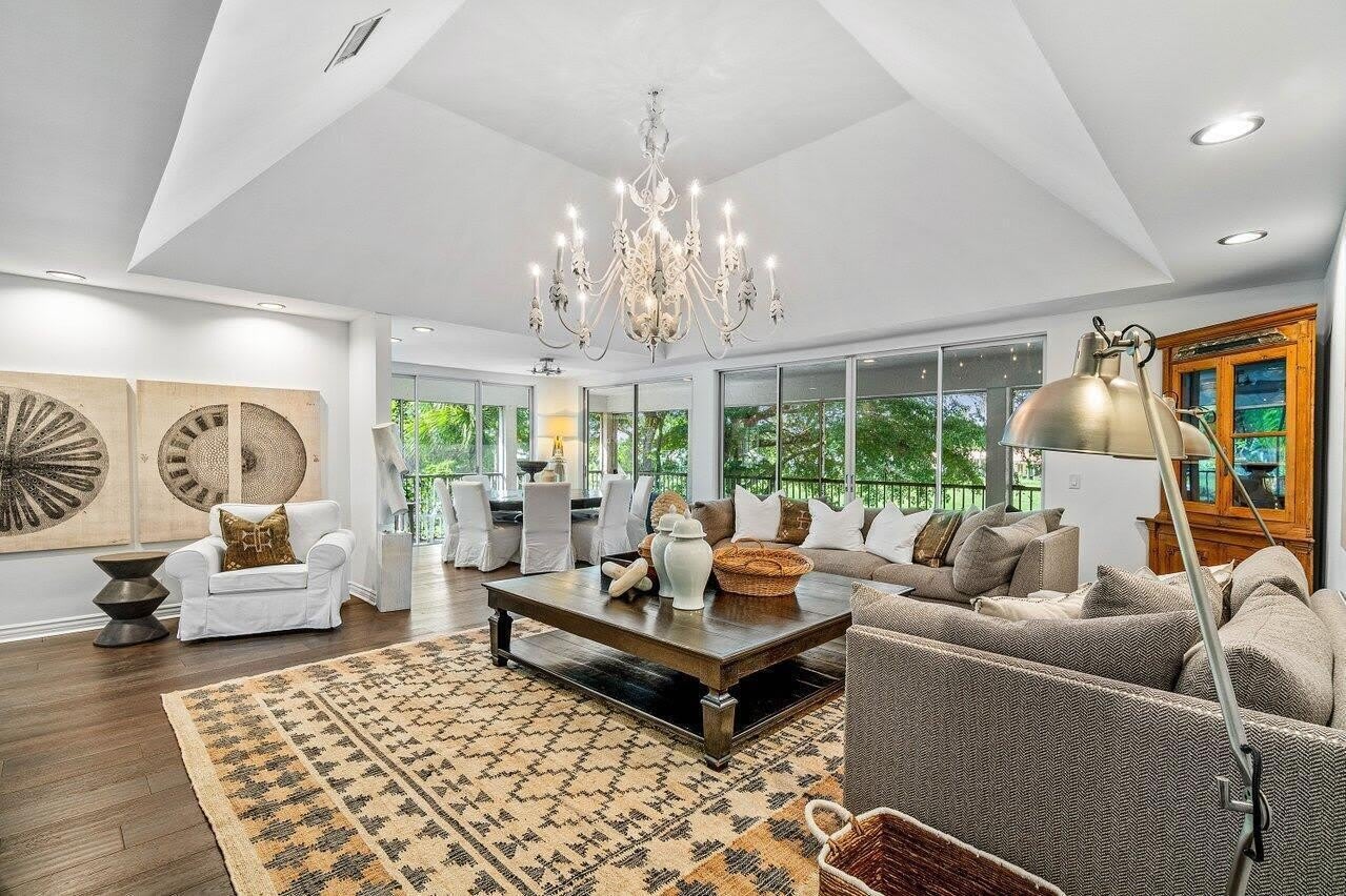 11823 Pebblewood Drive – photo 5
