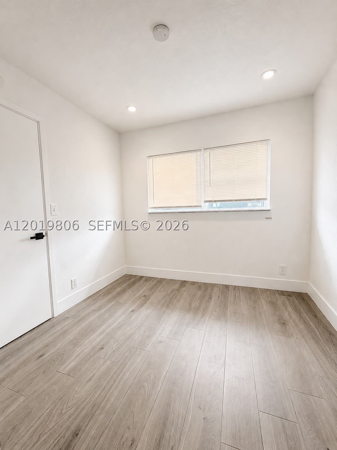 612 NW 1st Ave – photo 3