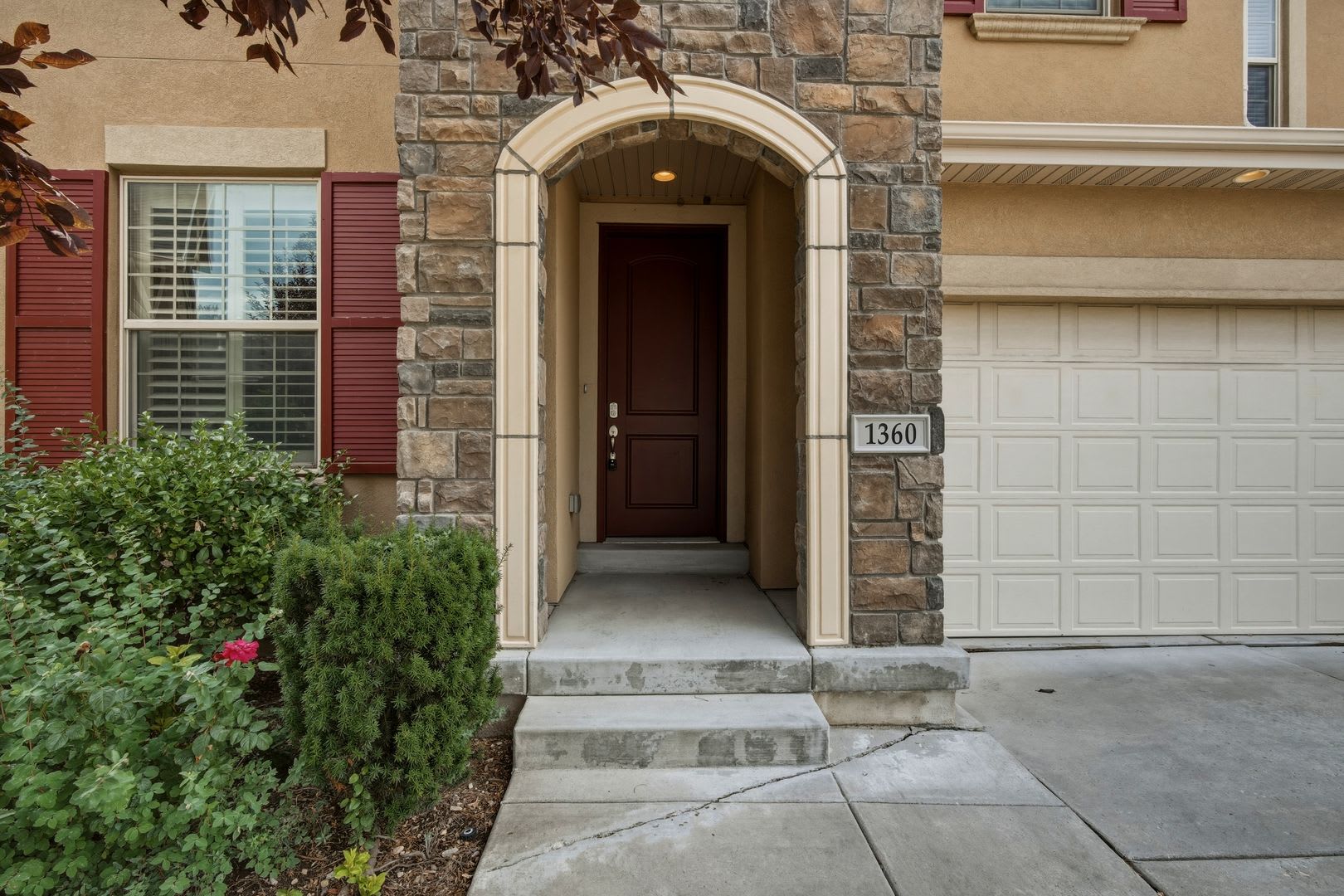 Quiet & Spacious 4 Bed Holladay Home – Walk-In Closets & Big Backyard!!! – photo 2