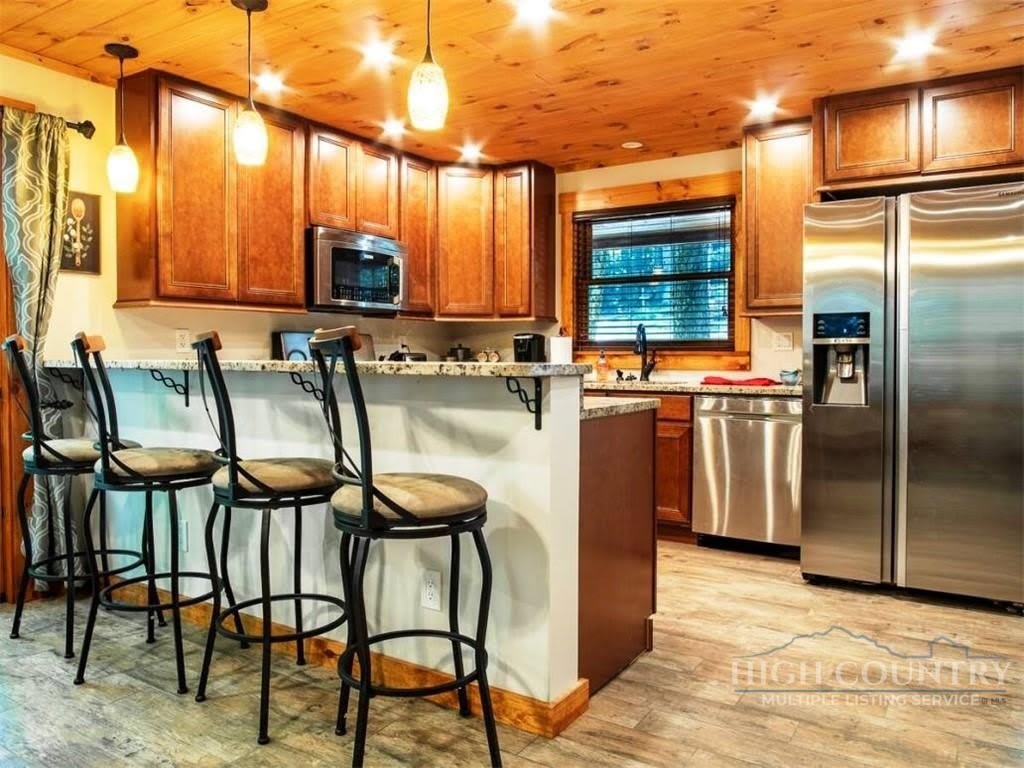 213 Rhododendren Drive – photo 5