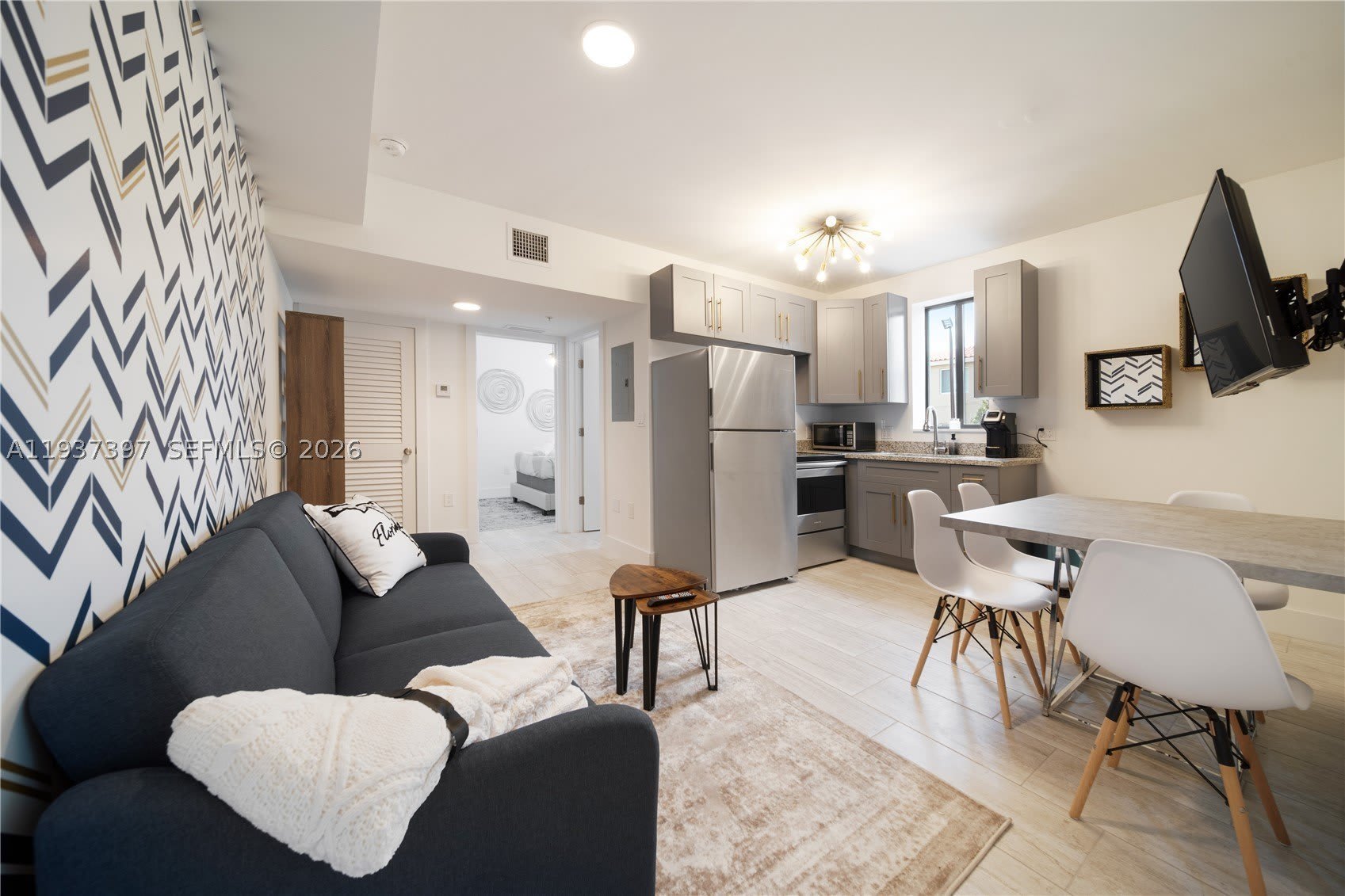 2162 SW 14th Ter – photo 1