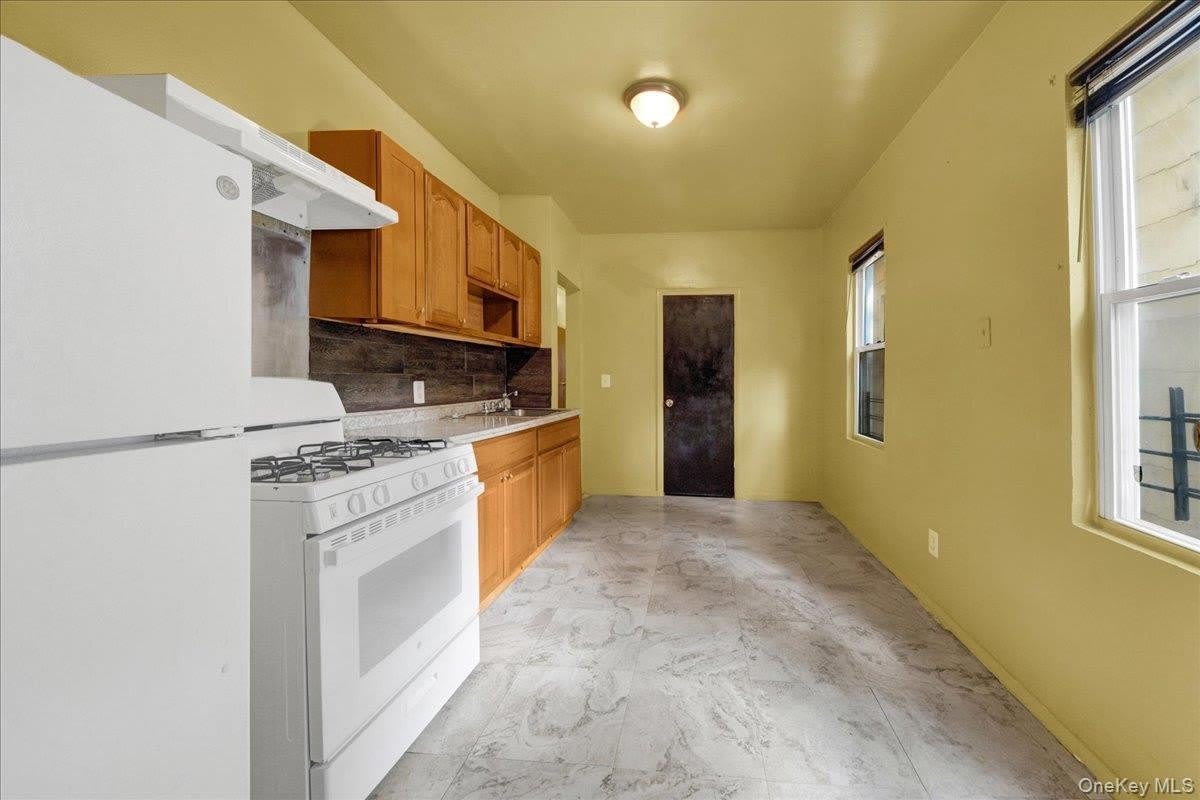 89 Saratoga Avenue – photo 4