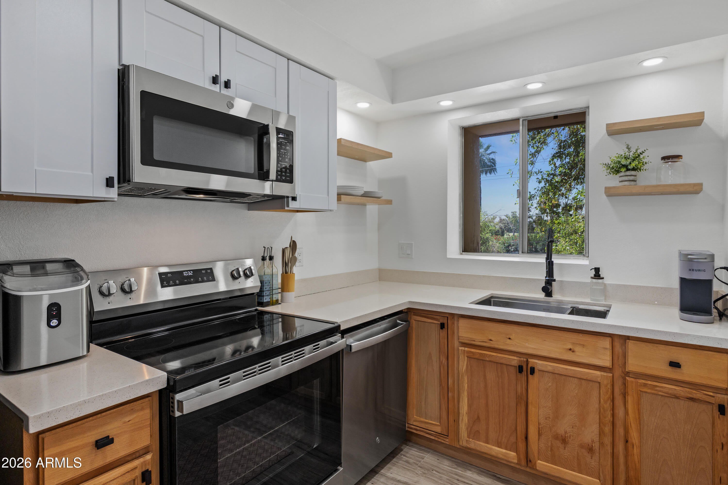 1010 E OSBORN Road – photo 3