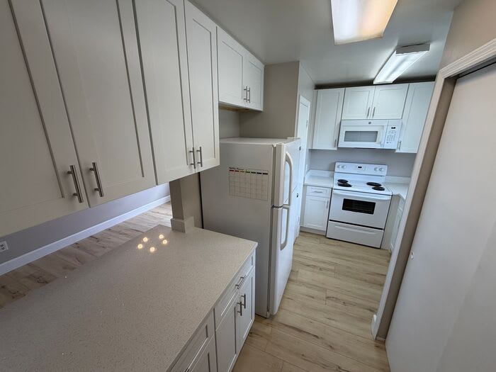 4160 Pershing Pointe Place – photo 5