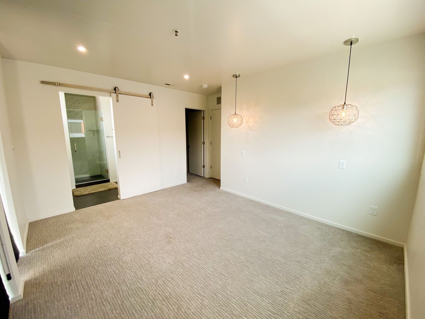 Modern 2BR Townhome w/ 2-Car Garage + 2.5 Baths – Move-In Special! Salt Lake City – photo 2