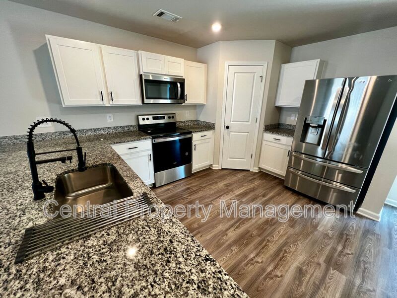 124 Brooks Drive – photo 4