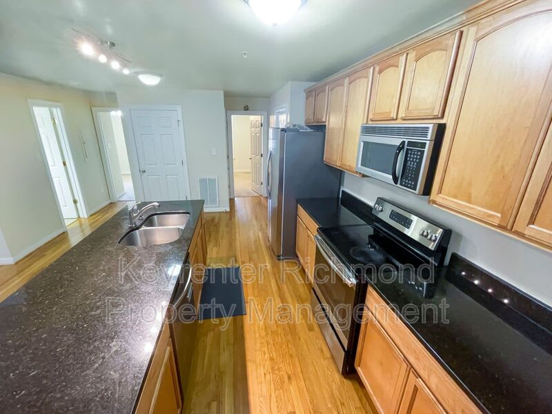 3219 Ellwood Ave – photo 4