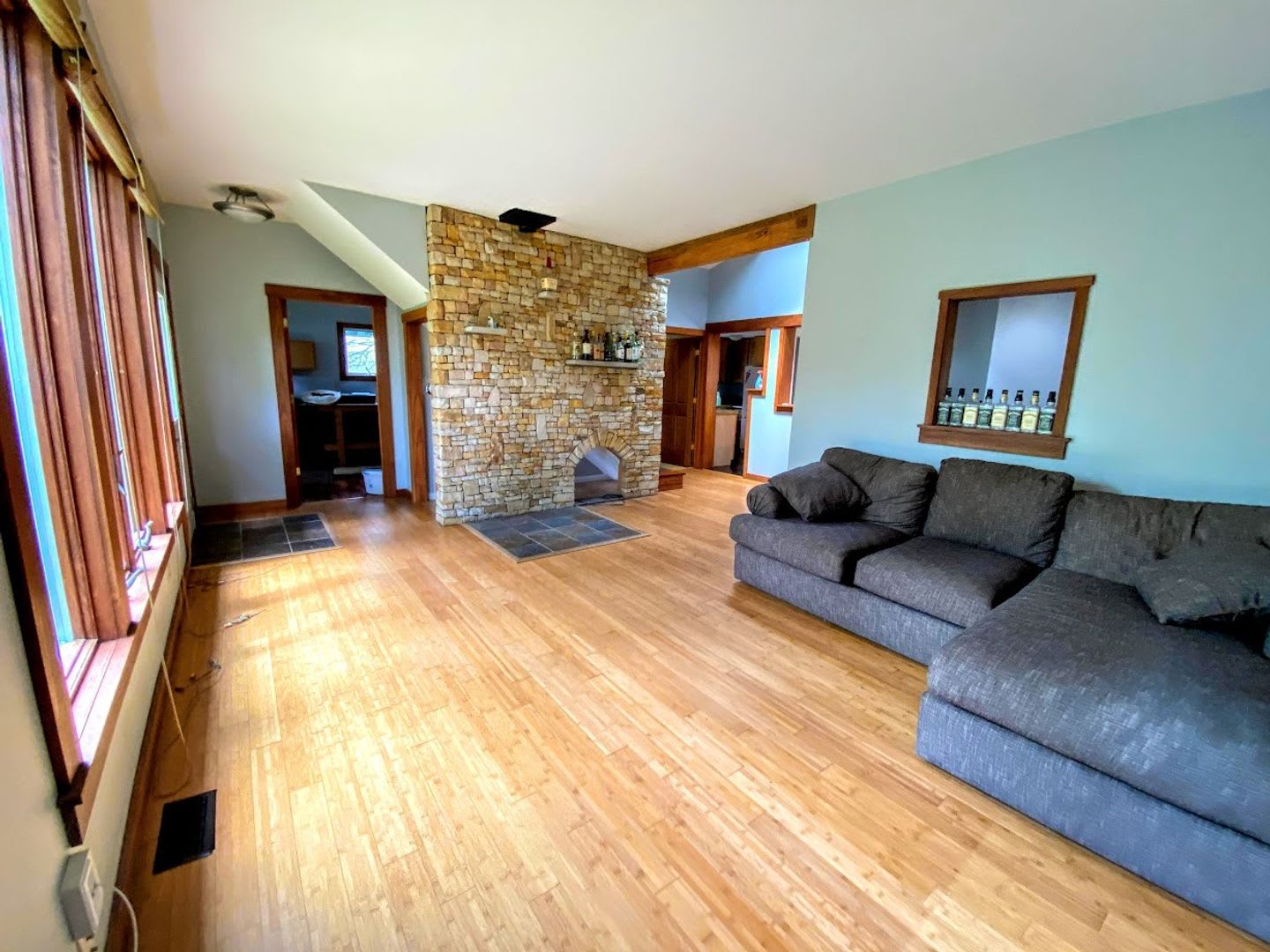 Great 3 bed 2 bath home!! AVAILABLE AUGUST 2027! – photo 3