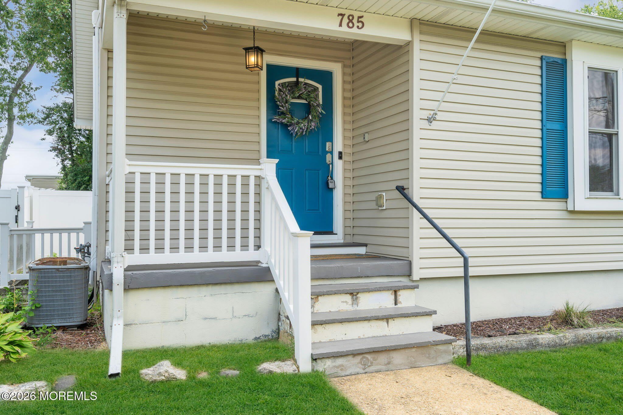 785 Garfield Avenue – photo 3
