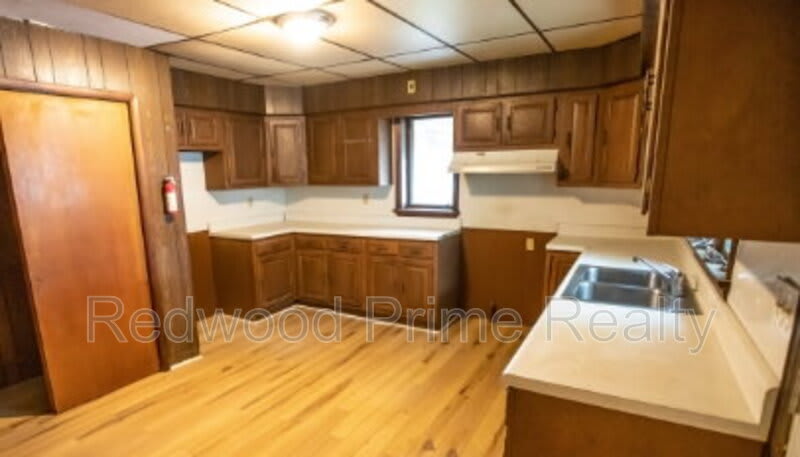 605 Coleman Avenue – photo 2