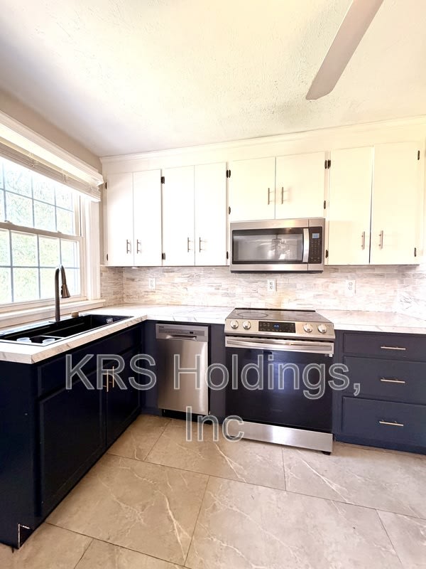 2709 Old Forest Rd – photo 3