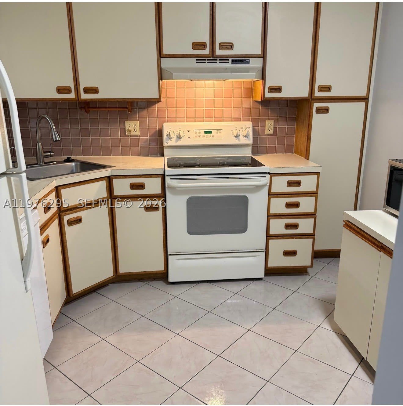 2590 Carambola Cir N – photo 3
