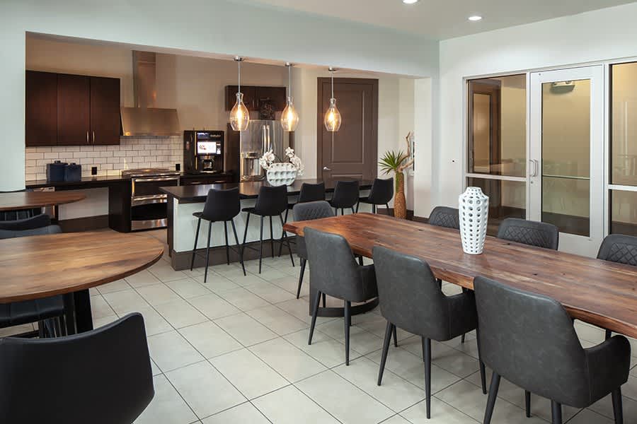 District at Greenbriar Apartments – photo 4