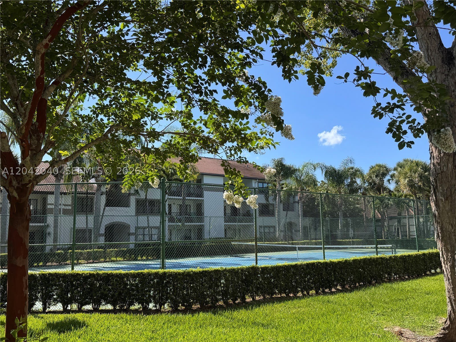550 S Park Rd – photo 2