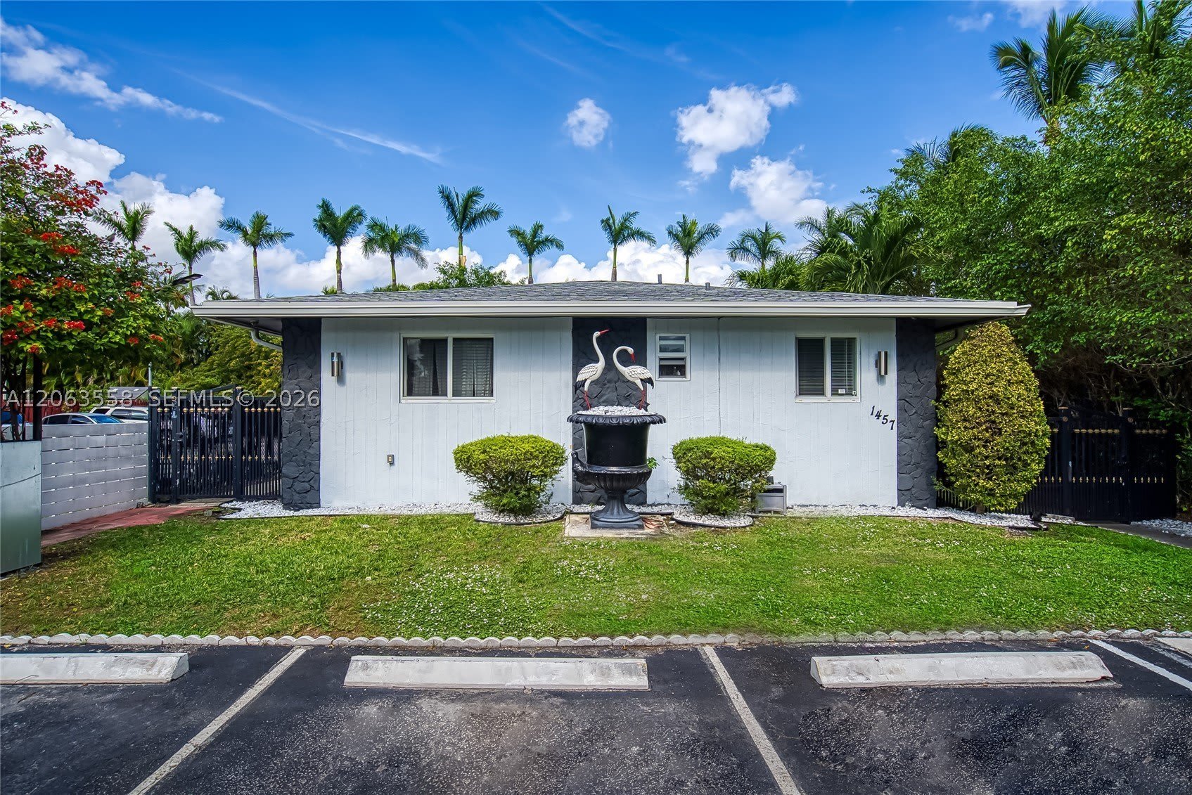 1457 Atlantic Shores Blvd – photo 1