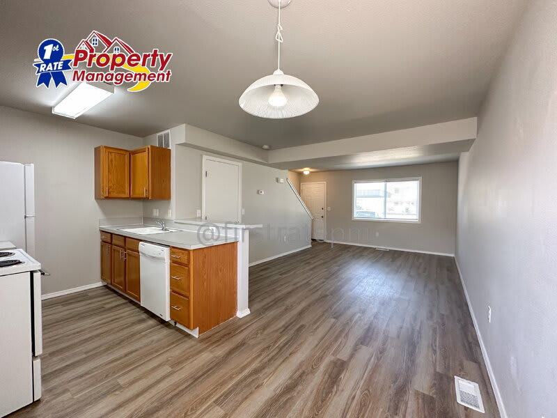 2062 N Gladewater Ave – photo 5