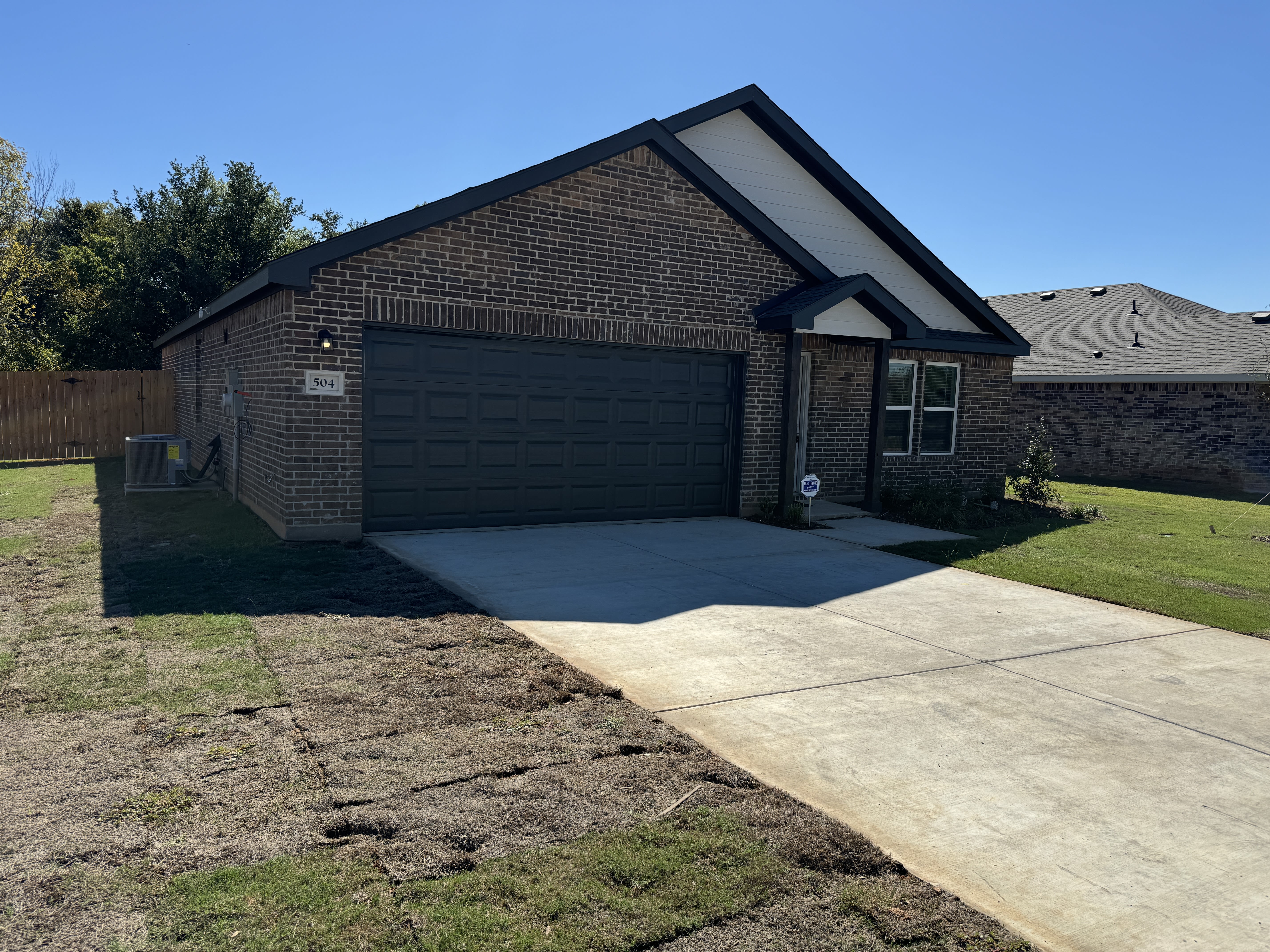 504 Jameson St – photo 2