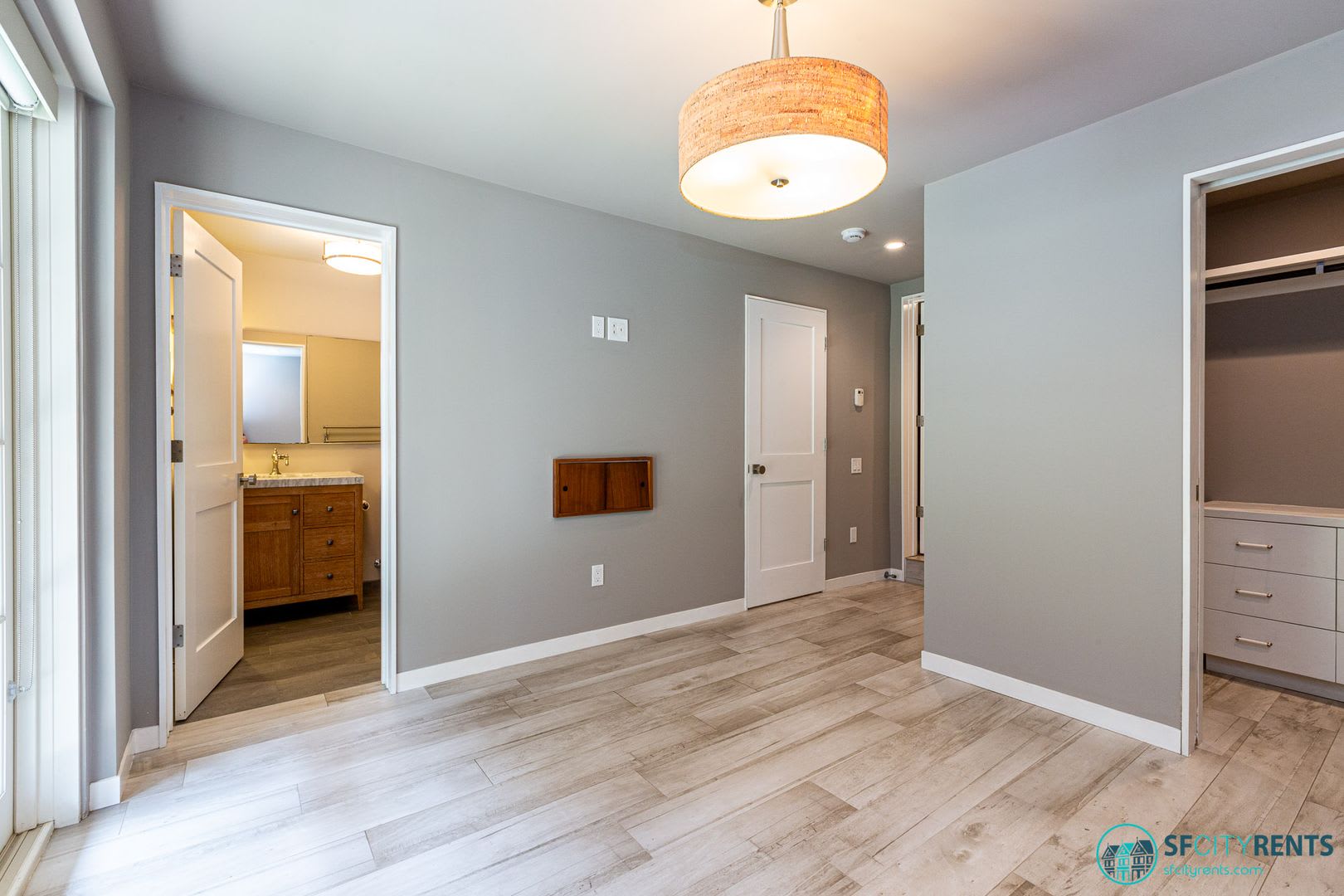 Noe Valley: Beautifully Remodeled Single Family Home w/ Deck, Landscaped Yard & Hot Tub – photo 2