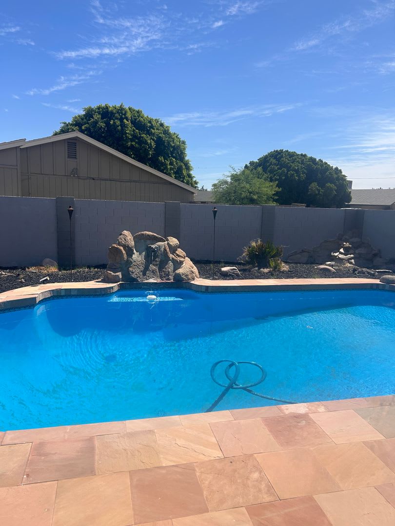 3 BEDROOM Home w/SPARKLING Pool. $2400.00 PRICE REDUCED! – photo 5